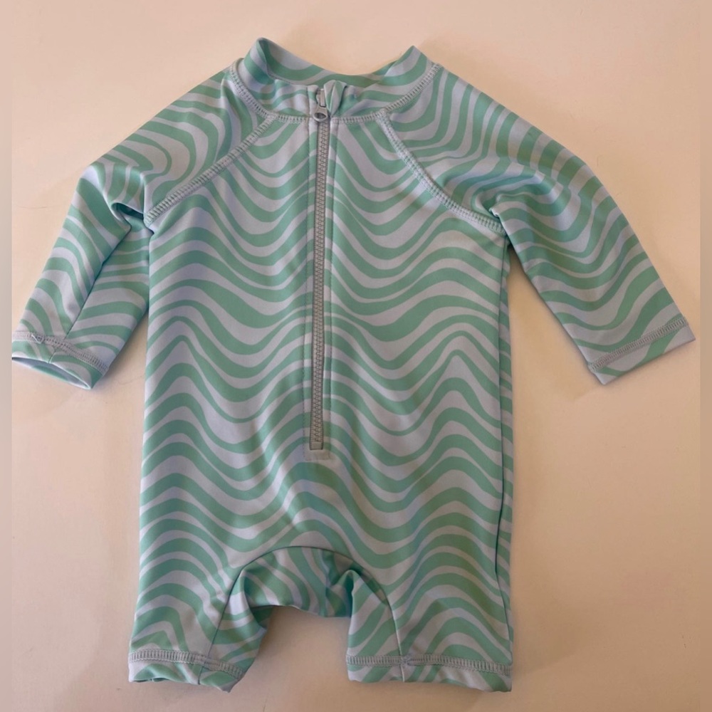 Baby boys size 0 - 3 months Rashguard swimsuit - green one piece